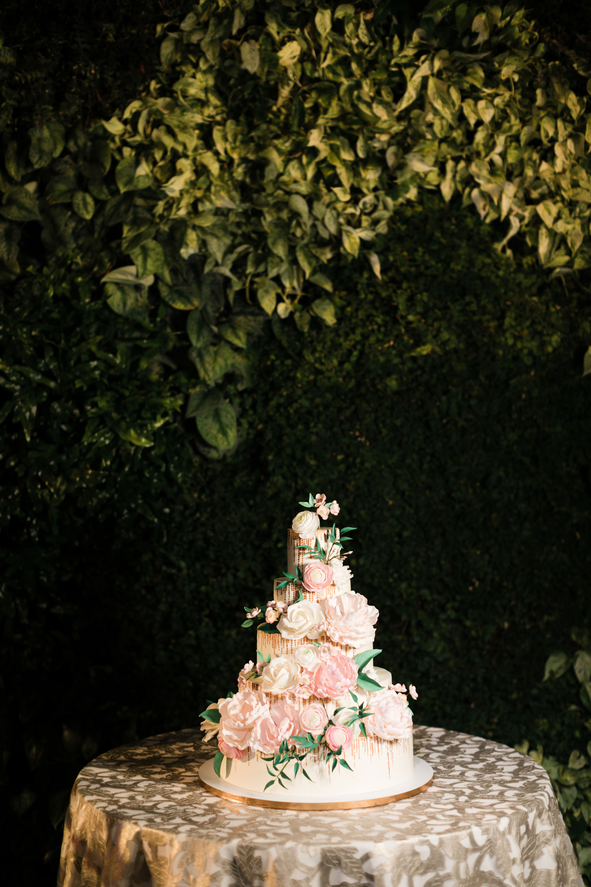 Wedding cake with sugar flowers by Nine Cakes and NJ Wedding Planner